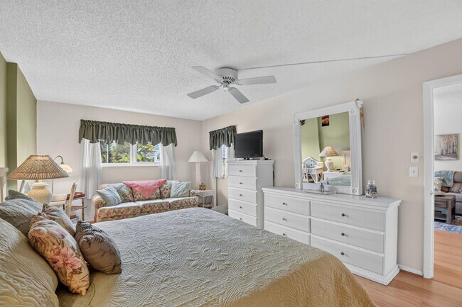 Building Photo - 3425 Via Poinciana