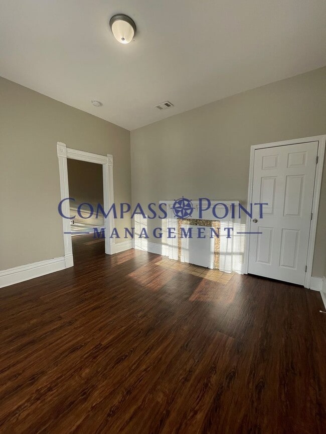 Building Photo - Newly Renovated Just For You! First Month Free!!