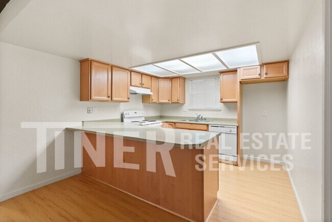 Building Photo - 917 Bell St