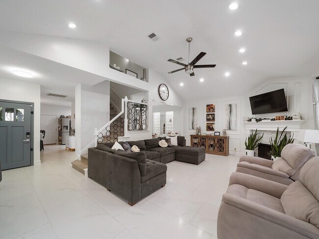 Building Photo - 14402 Westbury Ct