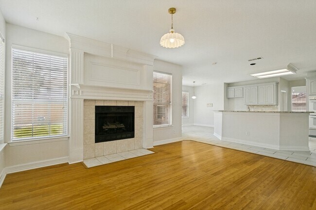 Building Photo - 8512 Mesa Verde Dr