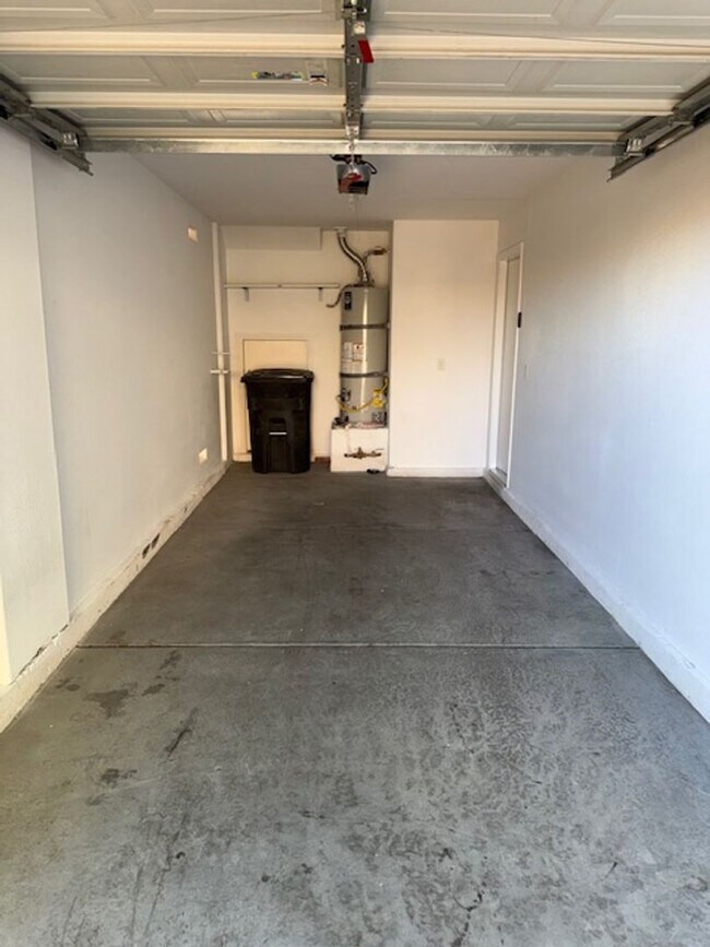 Building Photo - 2-STORY HOME FOR RENT IN HENDERSON