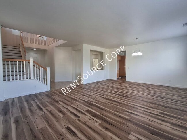 Building Photo - 1114 Cambridge Ct