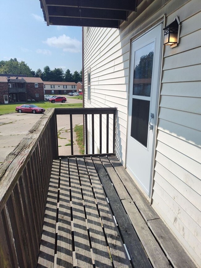 Building Photo - 522 Boxwood Dr