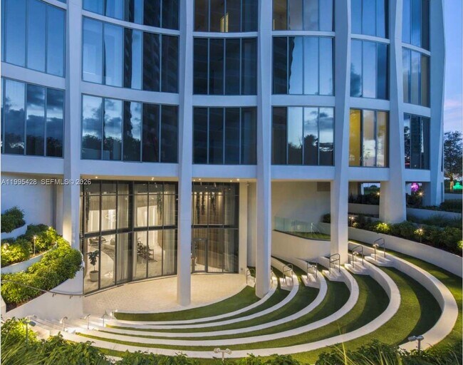 Building Photo - 2831 S Bayshore Dr