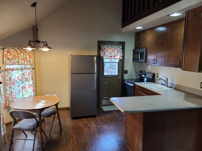 Building Photo - Updated Turn key Cabin In Mountainaire- CO...
