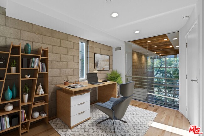 Building Photo - 3450 Cahuenga Blvd W