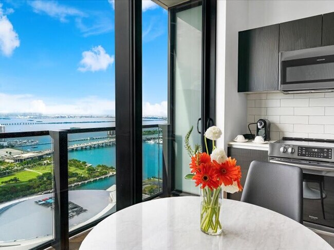 Building Photo - 398 NE 5th St