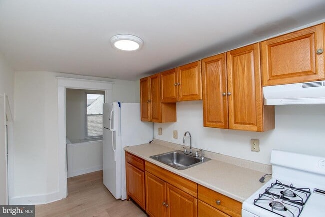 Building Photo - 37 S 13th St