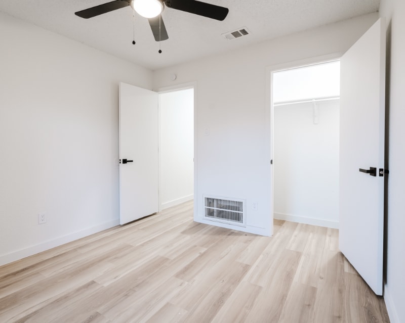 Building Photo - 301 Sheffield Dr