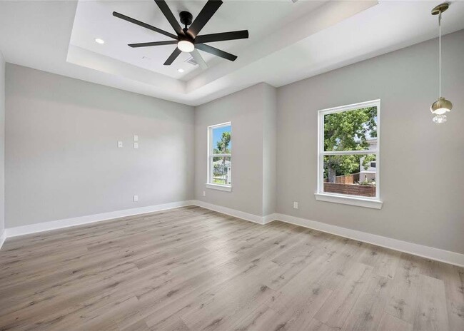 Building Photo - 217 Pheasant St