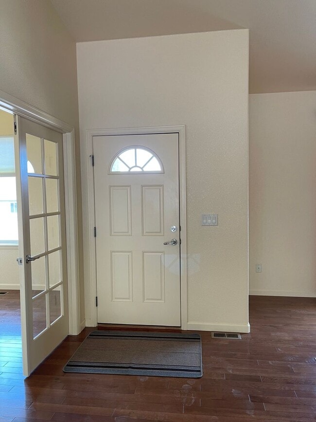 Building Photo - 422 Storm Ridge Dr