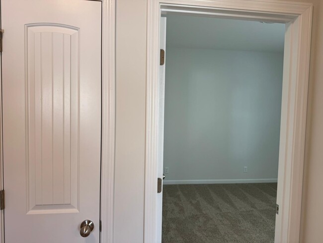 Building Photo - 1814 Albarado Trl