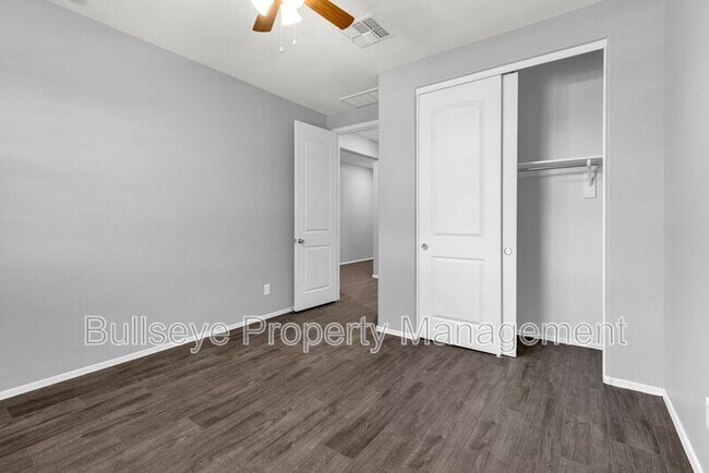 Building Photo - 17345 W Spur Dr