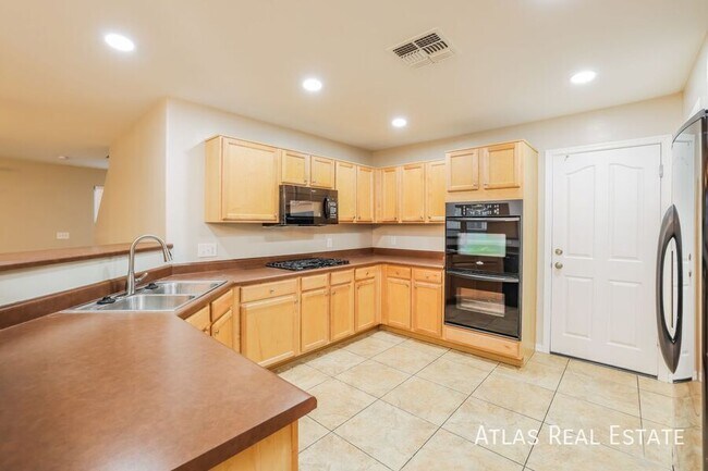 Building Photo - 4814 E Canary Grass Dr