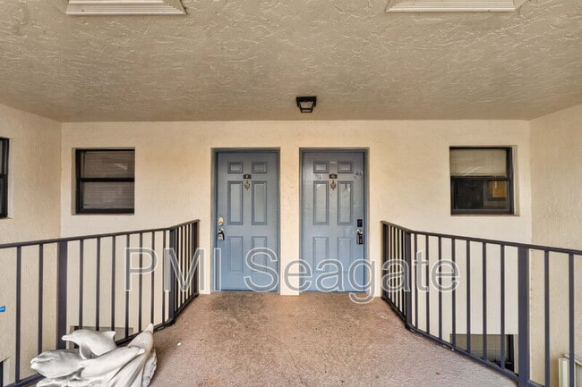 Building Photo - 1543 Lake Crystal Dr