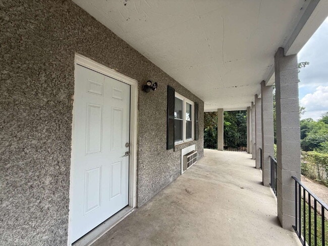 Building Photo - Updated 2BR/1BA in the Heart of Fountain City, Modern Finishes & Everyday Convenience!