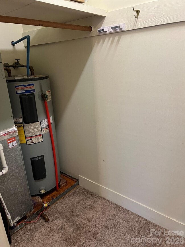 Building Photo - 211 W G St