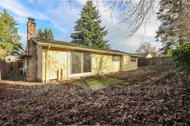 Building Photo - 14210 SW Rochester Dr