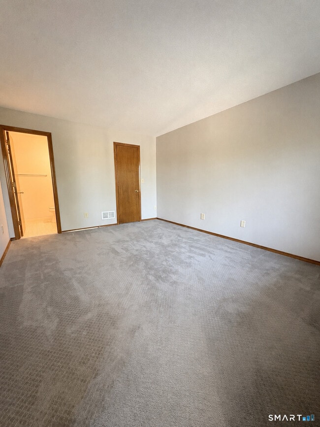 Building Photo - 80 Little Oak Ln