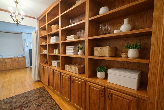 Building Photo - 41 Hawthorn St