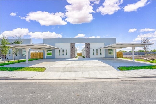 Primary Photo - 14 Notre Dame Ave