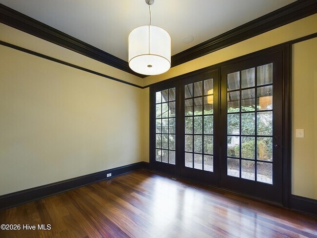 Building Photo - 3724 Rolston Dr