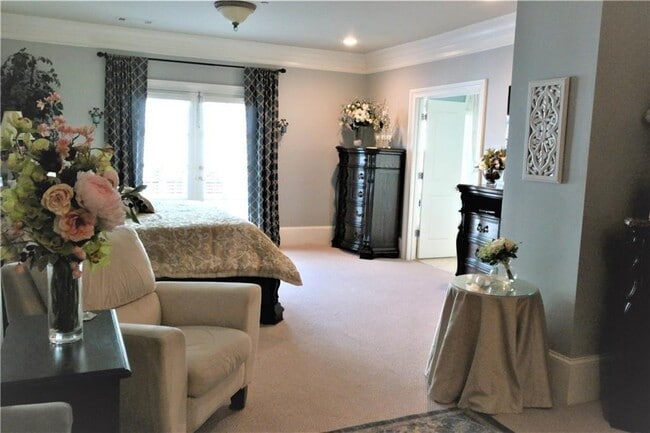 Building Photo - 3475 Roxboro Rd NE