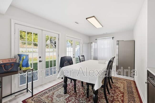 Building Photo - 6022 Rixey Dr