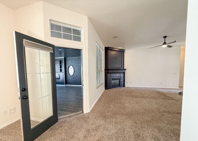 Building Photo - Gated in West Edmond! Storm Shelter! Tons of Space!