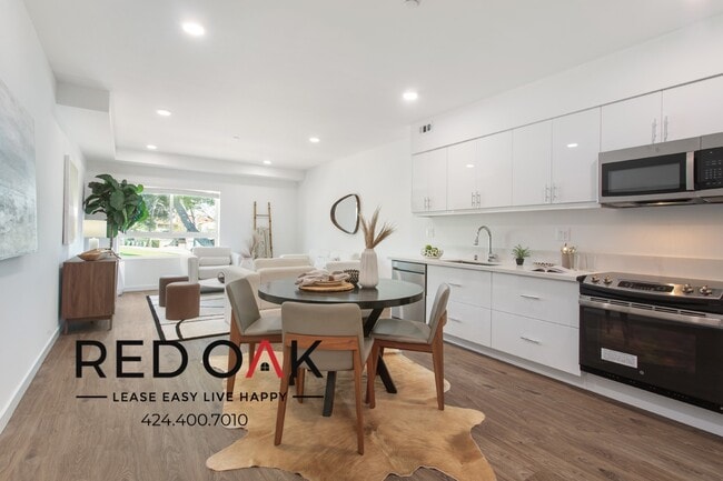 Building Photo - 1011-1013 Everett St-A-202