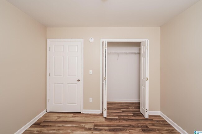 Building Photo - 1030 Moonlite Dr