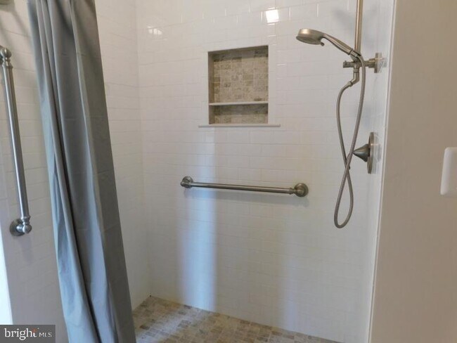 Building Photo - 13886 Berlin Turnpike