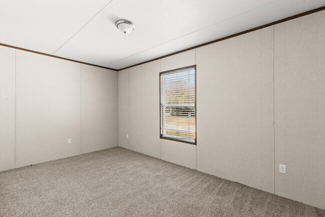 Building Photo - 21 Clear Creek