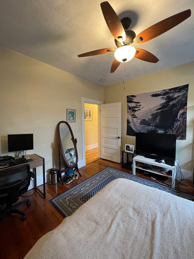 Building Photo - 121 Liberty Rd