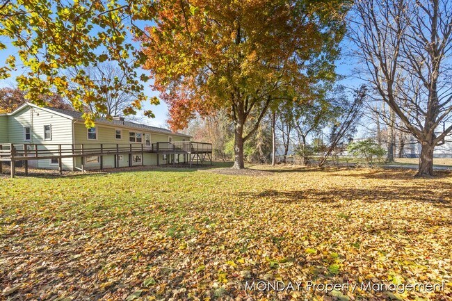 Building Photo - 945-947 Lancashire Ct SE