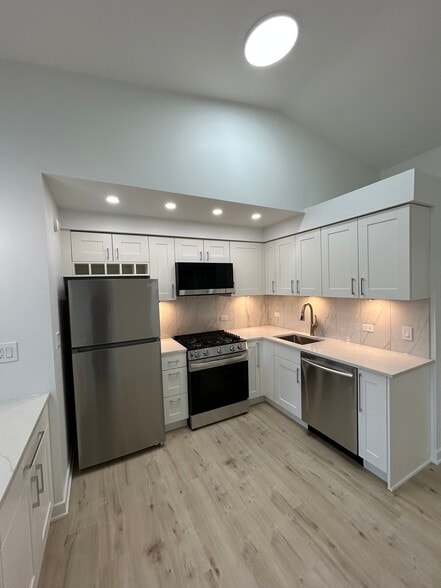 Building Photo - 18 Echo Ct