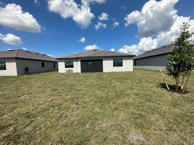 Building Photo - 11247 Canopy Loop