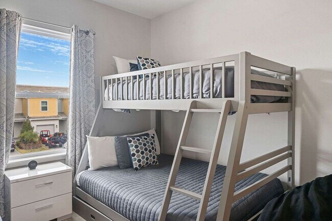 Building Photo - 7916 Draw St