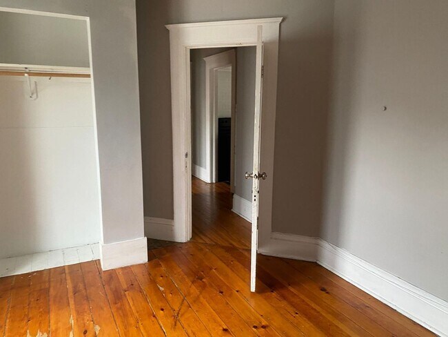 Building Photo - 685 Franklin St