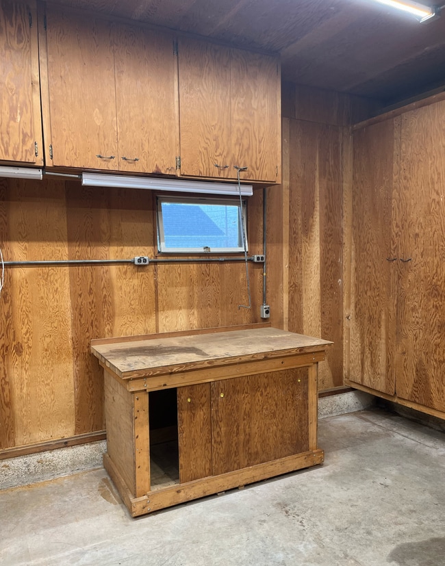 Building Photo - Charming 3-Bedroom Home with Detached Workshop – Move-In Ready!