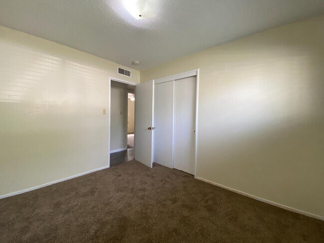 Building Photo - 2609 W Griffith Way