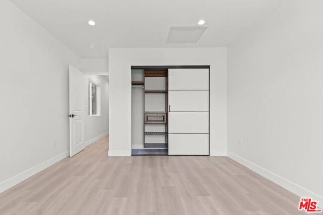 Building Photo - 119-119 S Myers St