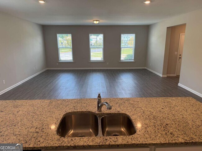 Building Photo - 312 Grey Falcon Ave