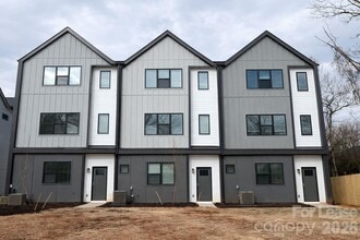 Building Photo - 212 Nelson Ave