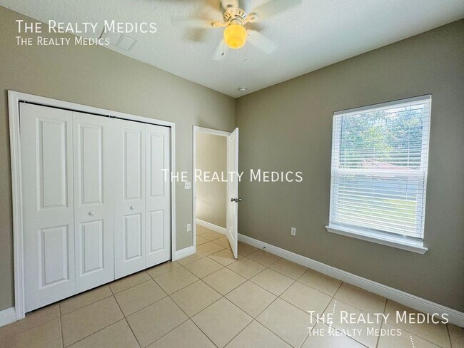 Building Photo - 1417 Swan Ct