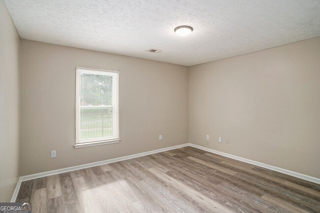 Building Photo - 9285 Cedar Ridge Dr NW