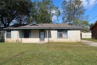 Building Photo - West Pensacola Rental with 3 Bedrooms, Privacy-Fenced Yard, Indoor Laundry Room & Easy Access to ...