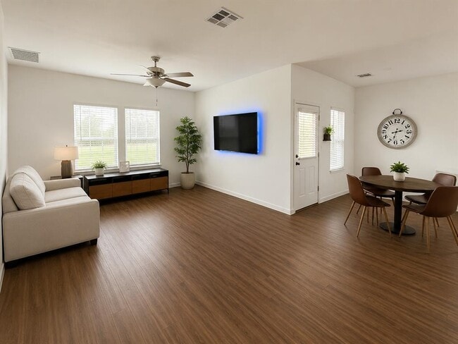Building Photo - 1008 Bluewood Bend