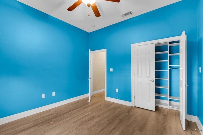 Building Photo - 325 Greenwood Way